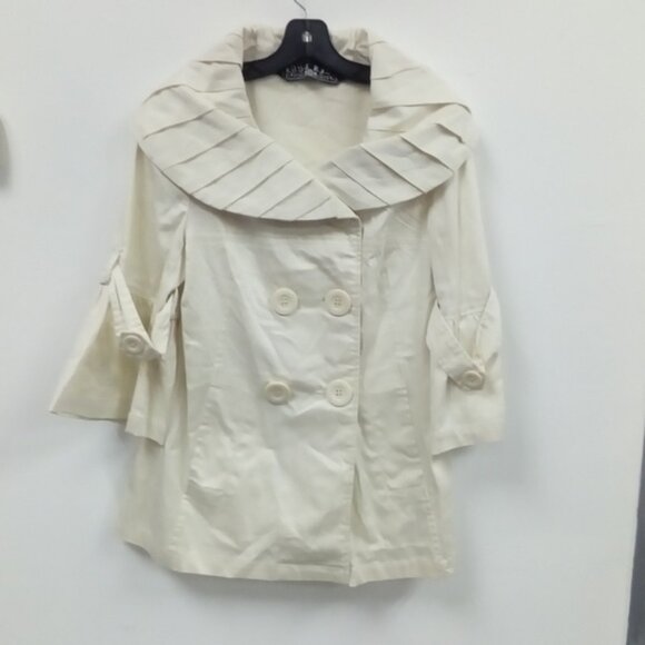 Last Kiss Jackets & Blazers - Last Kiss Cream Jacket size M